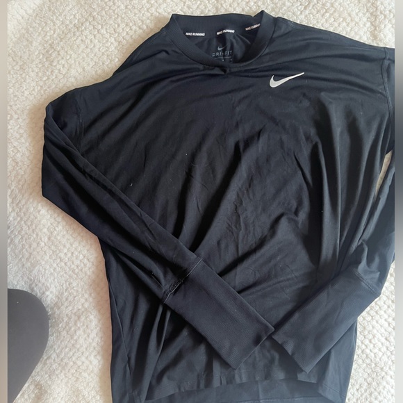 Nike running shirt - Picture 3 of 3